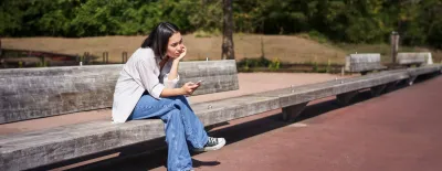 Di Fast-Forward Life, Kenapa 1 Menit Nunggu Aja Bisa Terasa Lama Banget?